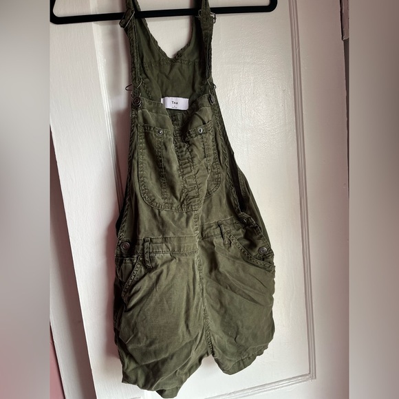 ARITZIA TNA Army Green Shortall Utility / Cargo Style Small - Picture 2 of 5